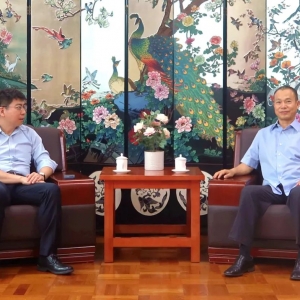 驻珀斯总领事龙定斌会见中海油澳洲国际控股公司总经理邝立坤