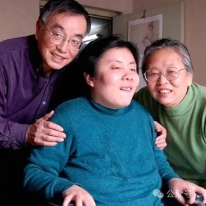 朱令案  澳洲报纸上现孙铊及女儿照片曝光