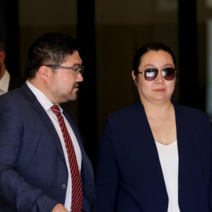 中国女子被控在澳洲无证行医!美女老板隆胸遇黑心医生,当场死亡!