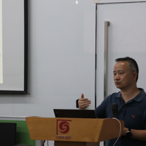 悉尼科技大学施训鹏教授应邀做学术报告