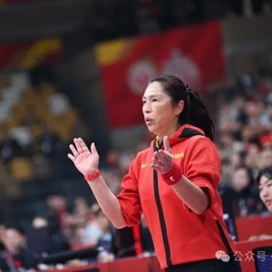 中国女篮系列热身赛开打,首战澳大利亚憾负2分