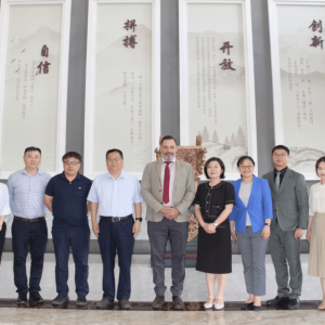 张礼刚会见澳大利亚维多利亚大学副校长Monty Singh一行