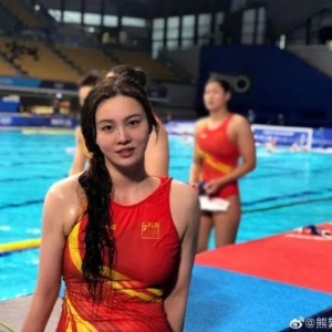 澳洲球员旧事重提,中国女水队长熊敦瀚霸气回应抓痕争议:『对抗项目,谁也别说谁』
