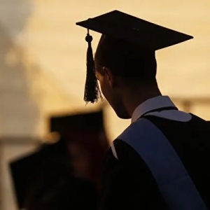 澳洲留学生一觉醒来学院没了?多所大学停招,学院关闭!申请费暴涨,学签申请数量大减!废除课程...