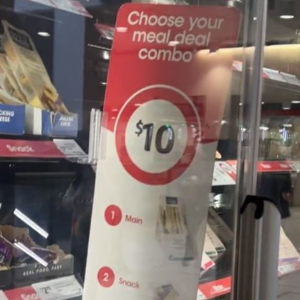 澳大利亚人惊讶地发现 Coles 现在推出了 10 澳元的“英国风格”套餐