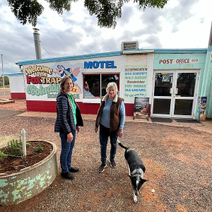 澳洲最小小镇揭秘!全镇就两人,出门购物人口直接减半