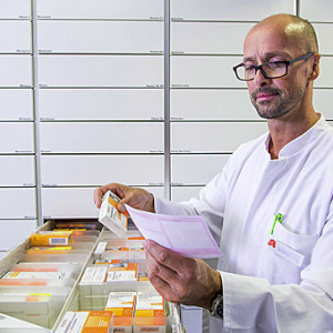 澳洲医疗类Pharmacist药剂师技术移民澳洲,免语言无需工作经验!毕业即移民!