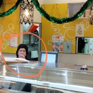 澳洲鸡肉店的大姨把我训了一顿,说you Chinese buy就buy,不要总ask!