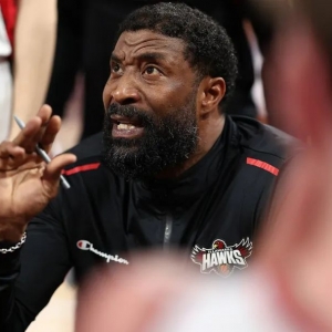 澳洲篮球实力悬殊对决再上演,伊拉瓦拉老鹰复仇副班长坎斯大班?