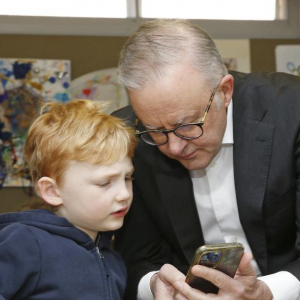 澳洲政府又要发钱!年收入低于这个数都能领!