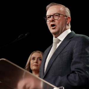 白宫对华加税后,澳大利亚抱中国更紧了:果断向中方伸出橄榄枝!