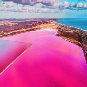 澳大利亚这座“粉红湖村”,湖水全年粉红如梦,却几乎无人知道!