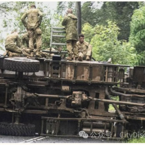 澳洲军车车祸,多人受伤