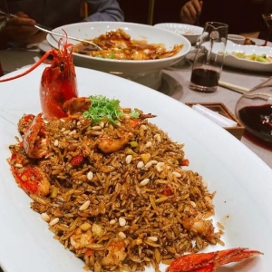 黑松露烤澳洲龙虾,浓郁鲜香,唇齿间的奢华体验!