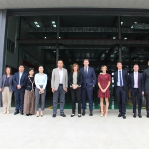 澳大利亚南澳州副州长柯淑兰一行参观洛克美森(济南)零碳智慧工厂