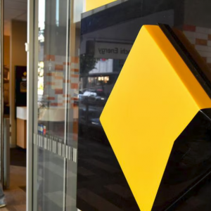 澳洲经济警报拉响!CBA警告:别太指望能涨薪