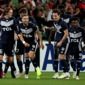 澳超:布里斯班狮吼vs墨尔本胜利;1场澳超