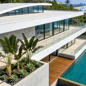 澳洲装修者纠结于门窗品牌?源头工厂直供,匠心打造兼具极简美学与坚固安全的产品